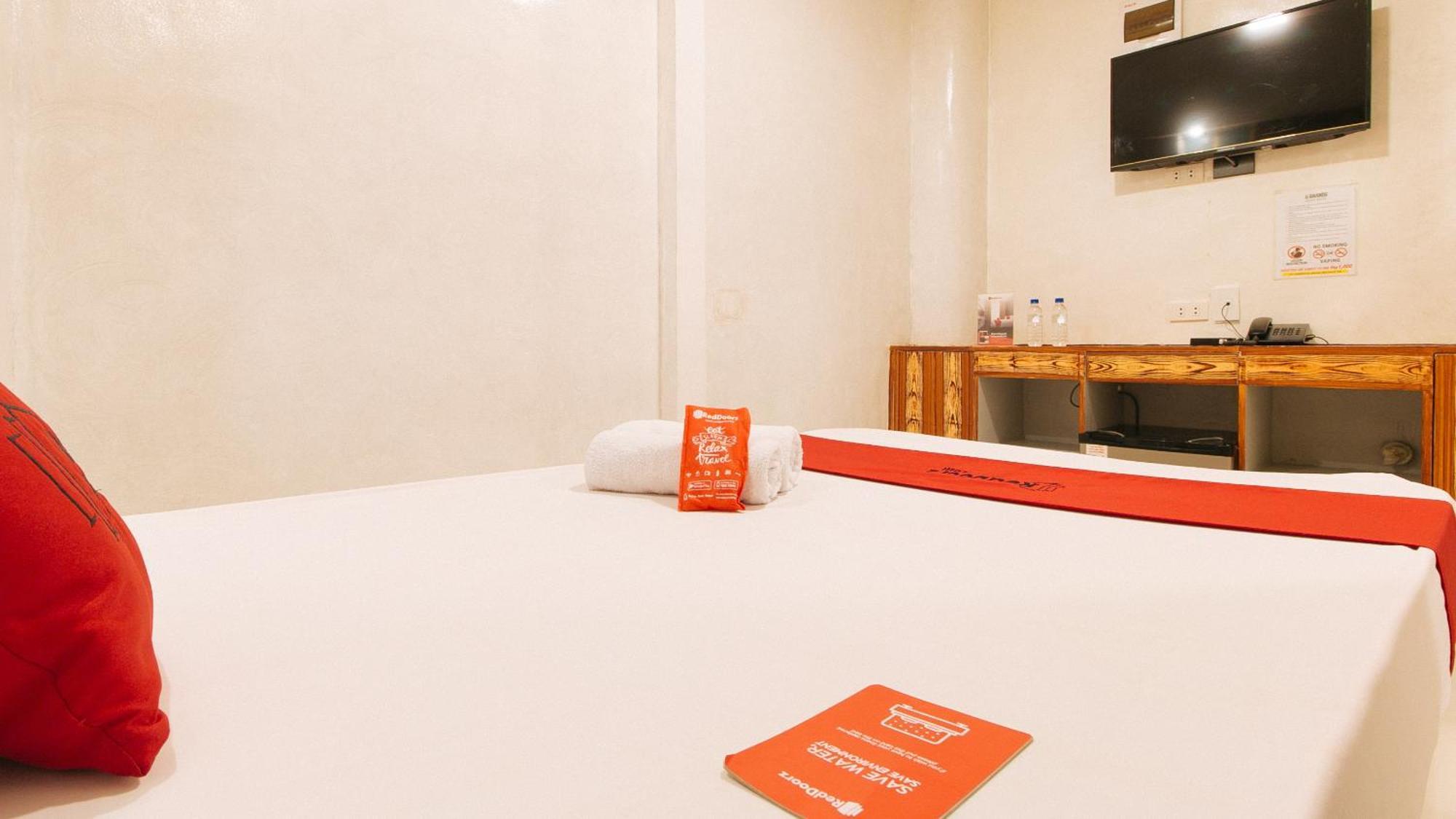 Hotel Reddoorz @ Piy Margal Sampaloc Manila Exterior foto